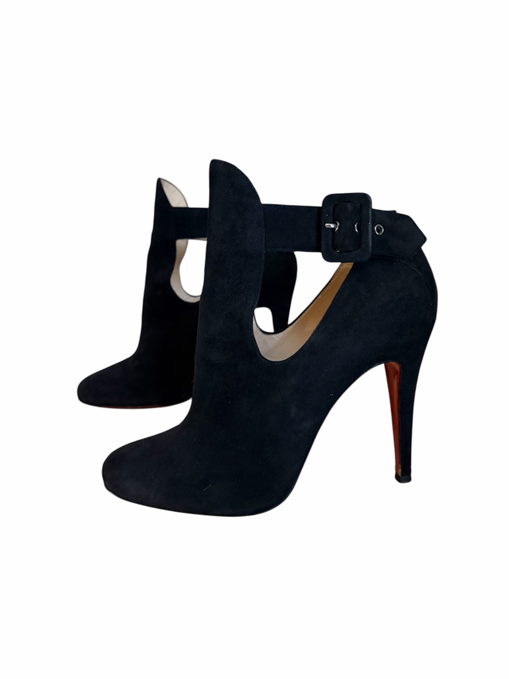 Christian Louboutin Demina
Cut out suede 100mm boots